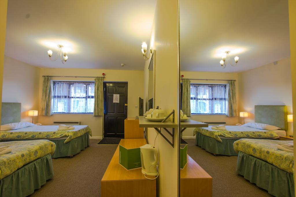 Plough Motel Stoke-on-Trent Room photo
